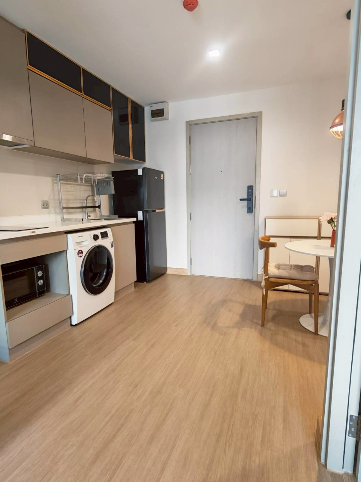 ðïļ āđāļŦāđāđāļāđāļē Life Ladprao | āđāļĨāļāđ āļĨāļēāļāļāļĢāđāļēāļ§ āļāļāļāđāļāļŦāļĢāļđāļāļīāļ BTS āļŦāđāļēāđāļĒāļāļĨāļēāļāļāļĢāđāļēāļ§ & Central Loading...