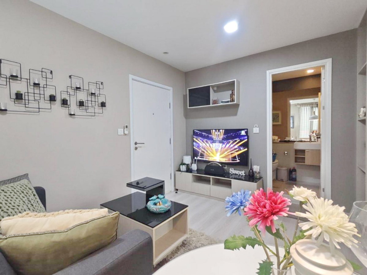 For SaleCondoRattanathibet, Sanambinna : For sale: Skyline Rattanathibet, Skyline Rattanathibet, corner room, same floor as the common area.