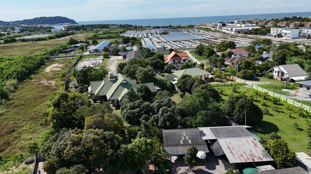 Empty land for sale, prime location, only 600 meters from the sea, Mueang District, Chonburi Province. Loading...