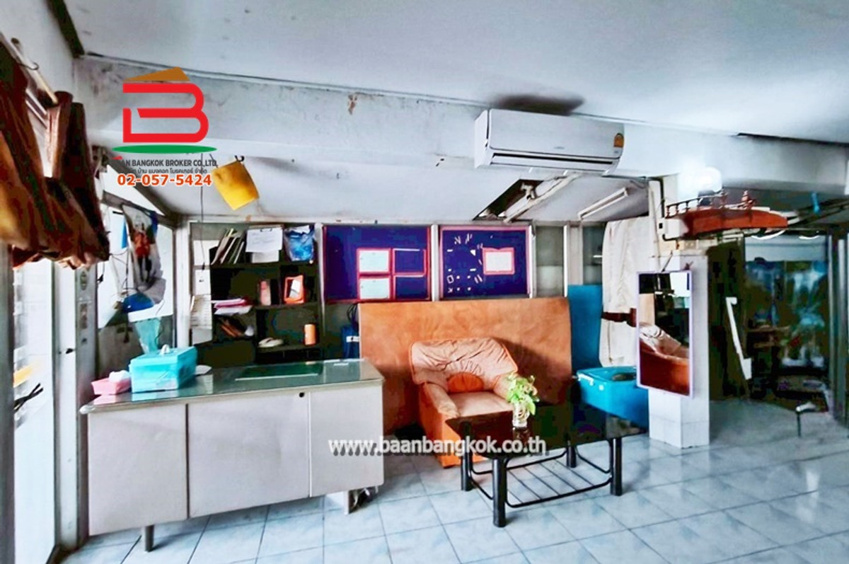 อาคารพาณิชย์ 2 ชั้นครึ่ง ติวานนท์ ซอย26 เนื้อที่ 20 ตรว. (ใกล้การไฟฟ้านครหลวงเขตนนทบุรี) ถนนติวานนท์ ต.บางกระสอ อ.เมือง นนทบุรี Loading...