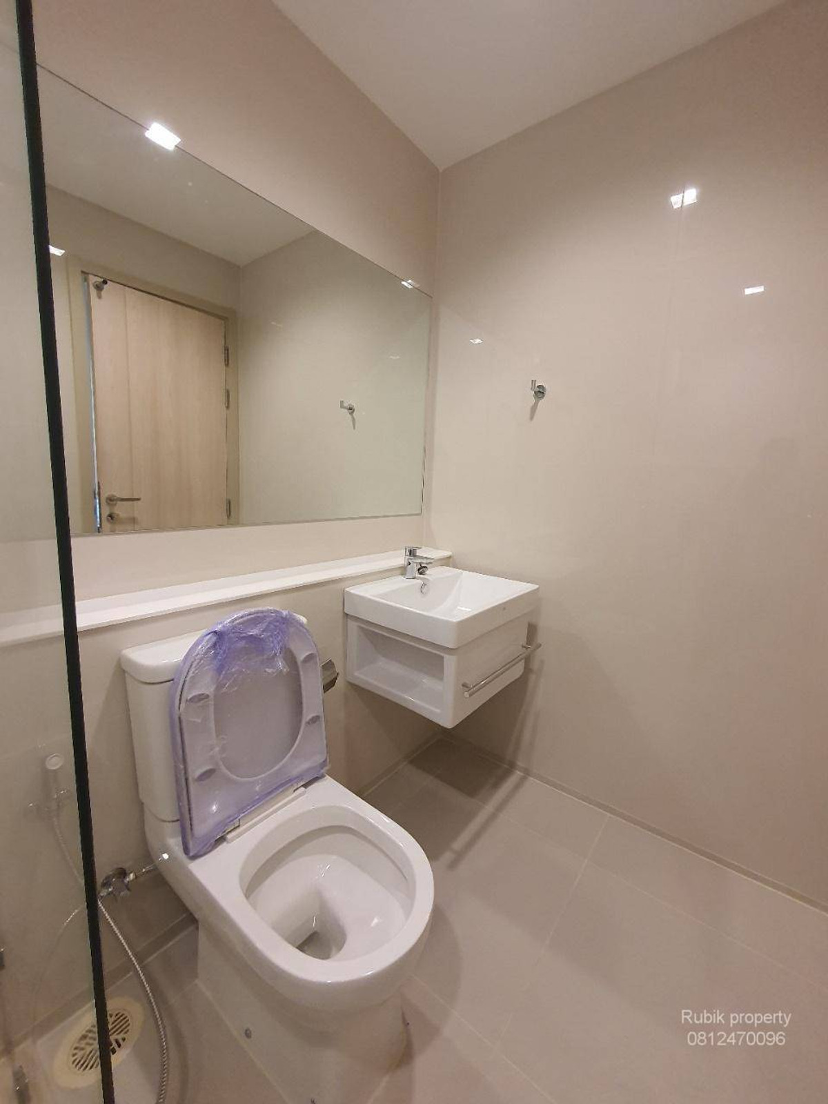 For SaleCondoWitthayu, Chidlom, Langsuan, Ploenchit : (RB1367) Life One Wireless — High Floor Unit ✨Luxury condo in the heart of Ploenchit, Prime CBD location, convenient travel, near BTS Ploenchit 🚆