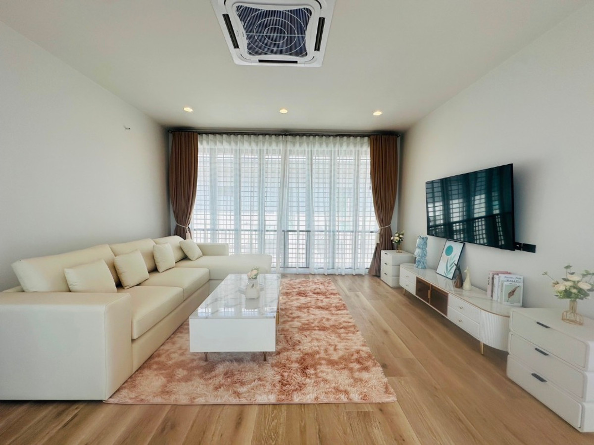 For RentHousePattanakan, Srinakarin : 🔴229,000฿🔴 𝐁𝐮𝐫𝐚𝐬𝐢𝐫𝐢 𝐊𝐫𝐮𝐧𝐠𝐭𝐡𝐞𝐩𝐤𝐫𝐞𝐞𝐭𝐡𝐚┃Burasiri Krungthep Kreetha ✅ near The Mall Bangkapi, happy to serve you. If interested, talk to 𝙇𝙄𝙉𝙀 Come on (reply very quickly):​📱 Property code​ 6810-3006📱: Line ID:@bbcondo88