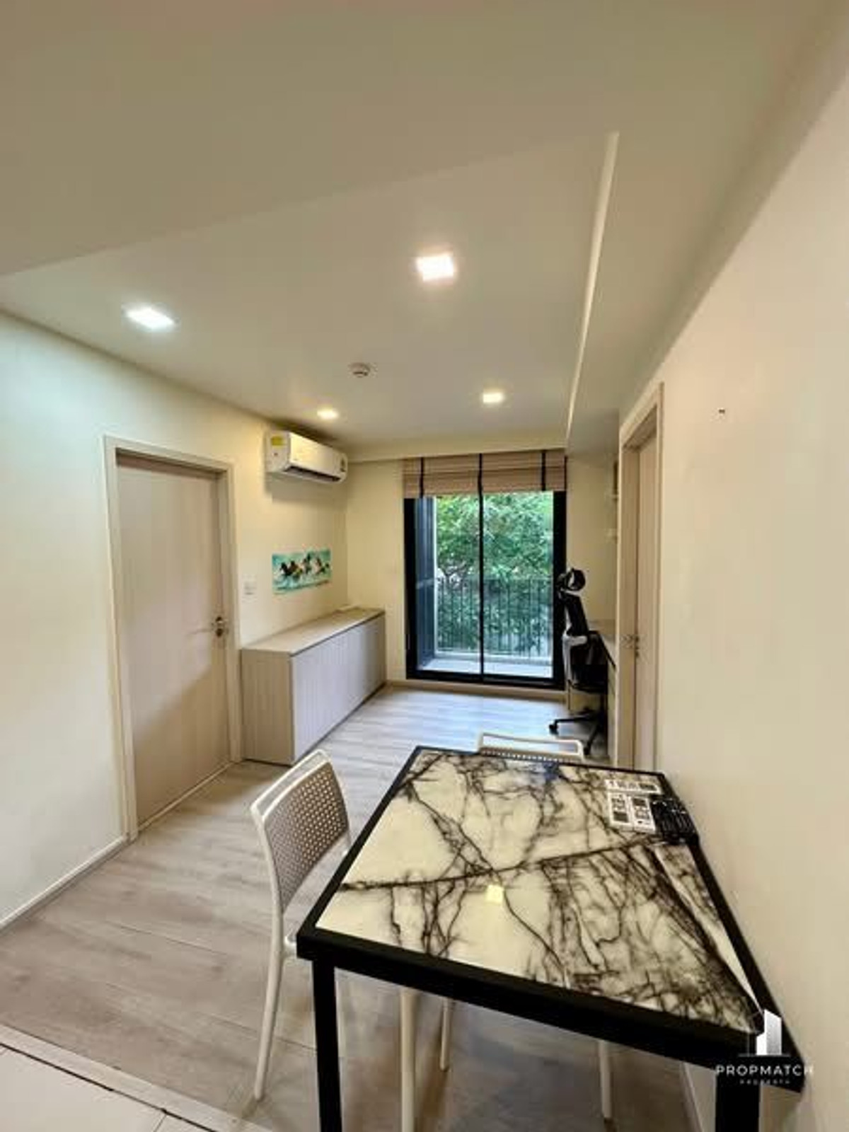 ✨Flash Deal ✨ Maestro 03 Ratchada-Rama 9( 2Bed 1Bath 57SQM.) พร้อมอยู่ ! เพียง  8,600,000บาท Tel.0981315848 @propmatch Loading...