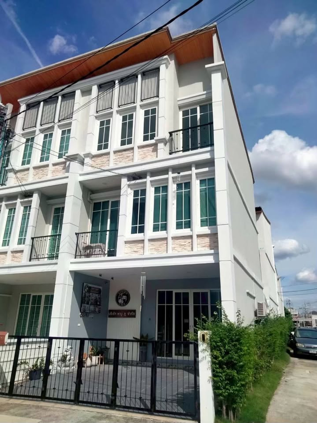 ให้เช่าทาวน์โฮมแจ้งวัฒนะ เมืองทอง : ให้เช่า/ขาย ทาวน์โฮม 3 ชั้น หลังริม โครงการโกลเด้นซิตี้ แจ้งวัฒนะ-เมืองทอง