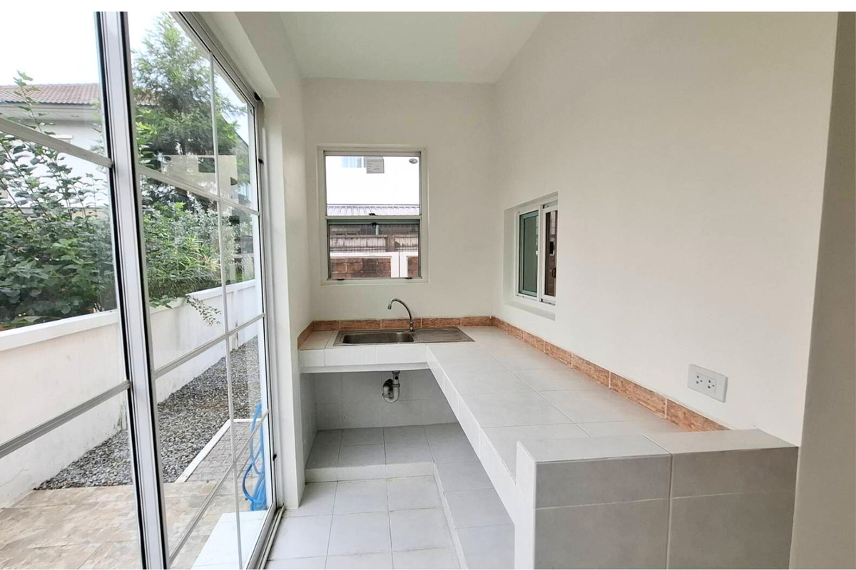 For SaleHousePathum Thani,Rangsit, Thammasat : Single detached house on the corner of Chaiyaphruek 2 - next to Road 345, Bang Khu Wat, good location, convenient travel, connecting to Kanchanaphisek Road, Ratchaphruek Road, Kanlapapruek Road, expressway connecting Chaengwattana Road.