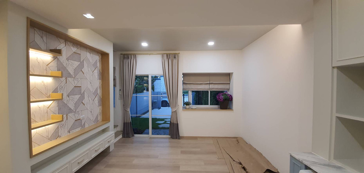 ขายทาวน์โฮมบางนา แบริ่ง ลาซาล : Indy 4 Bangna Km.7 หลังมุม เฟส 1 ตกแต่งสวย พร้อมอยู่อาศัย