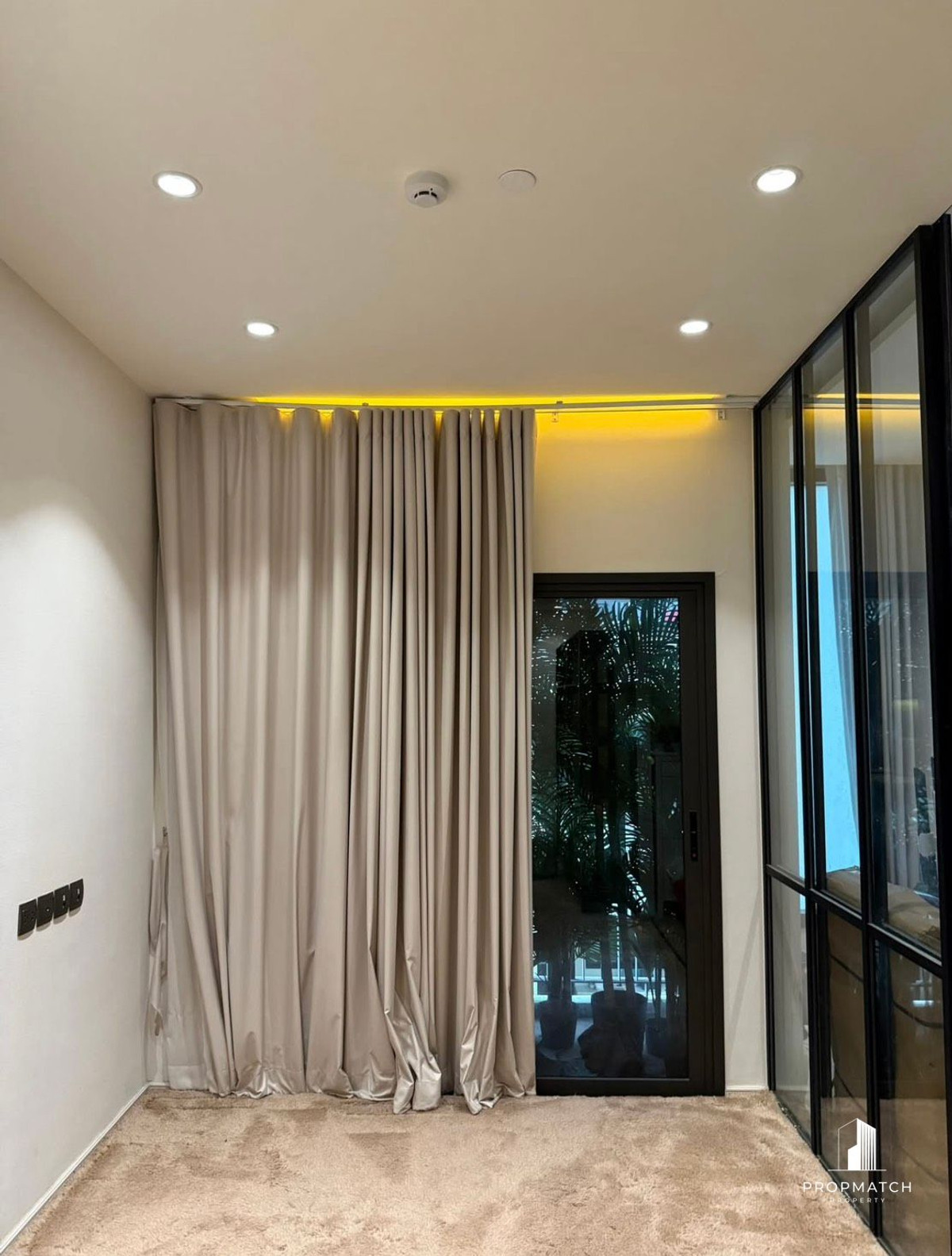 ✨Flash Deal ✨MUNIQ Sukhumvit 23 (1Bed 1Bath 34.74SQM.) ready to move in! Only 5,690,000 baht Tel.0981315848 @propmatch Loading...