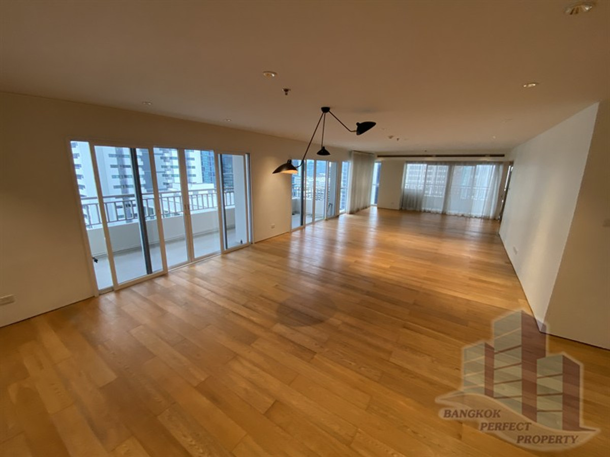 ให้เช่าคอนโดสาทร นราธิวาส : 4 ห้องนอนสวยพร้อมพื้นที่ 341 ตร.ม. เพิ่งปรับปรุงใหม่ในสาทรให้เช่า