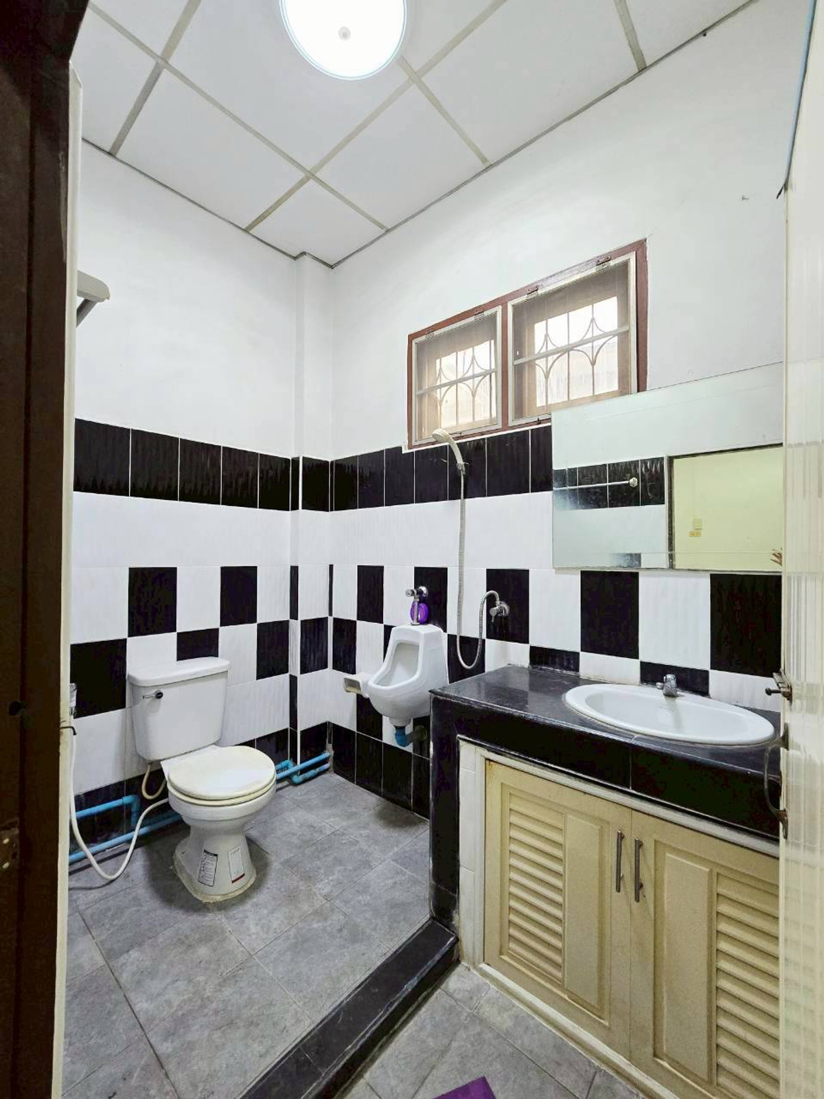 ขายทาวน์โฮมปิ่นเกล้า จรัญสนิทวงศ์ : 94902 - ขายทาวน์เฮ้าส์ทำเลดี 3 ชั้น 21ตร.วา ซ.ศิริไพลิน จรัญสนิทวงศ์ 75 (แยก 19) หลัง สน.นครบาลบางพลัดใกล้ รพ.ยันฮี