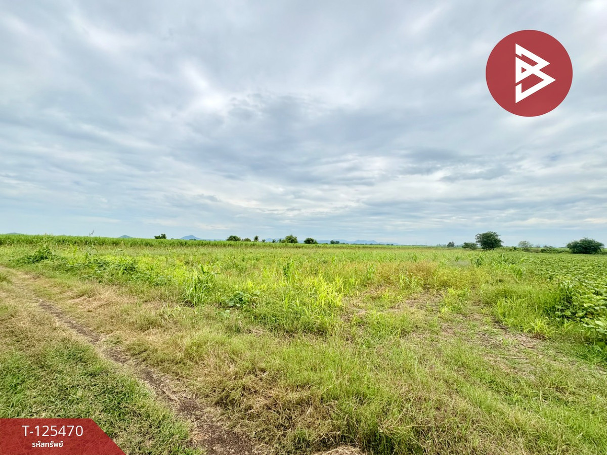 Empty land for sale, area 16 rai 22 square wa, Tak Fa District, Nakhon Sawan. Loading...