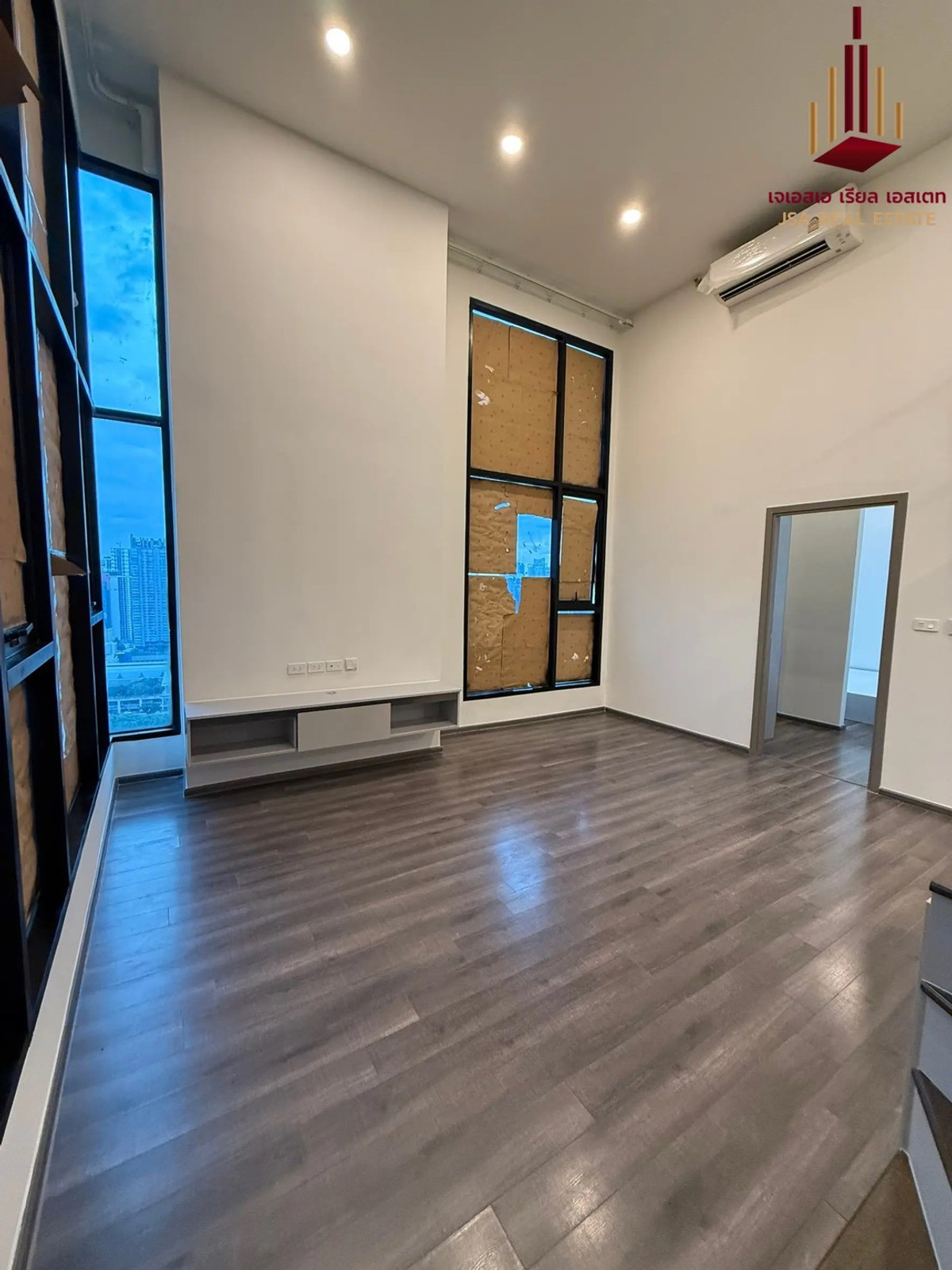 For SaleCondoRama9, Petchburi, RCA : ✨ For Sale: KnightsBridge Space Rama 9 ✨ 💰 Only 12,800,000 THB