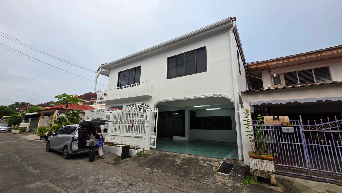 บ้าน 2 ชั้น ทำเลดี ตกแต่งสวยงาม ให้เช่า ย่านลาดพร้าว-นาคนิวาส ใกล้เซ็นทรัล อีสต์วิลล์ เพียง 2.4 กม. Loading...