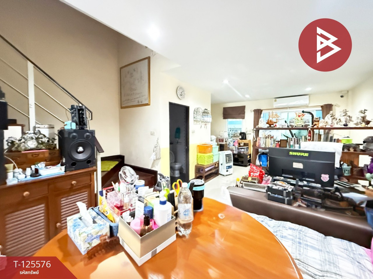 Urgent sale commercial building Chanasu Village 8, Sam Phran, Nakhon Pathom Loading...