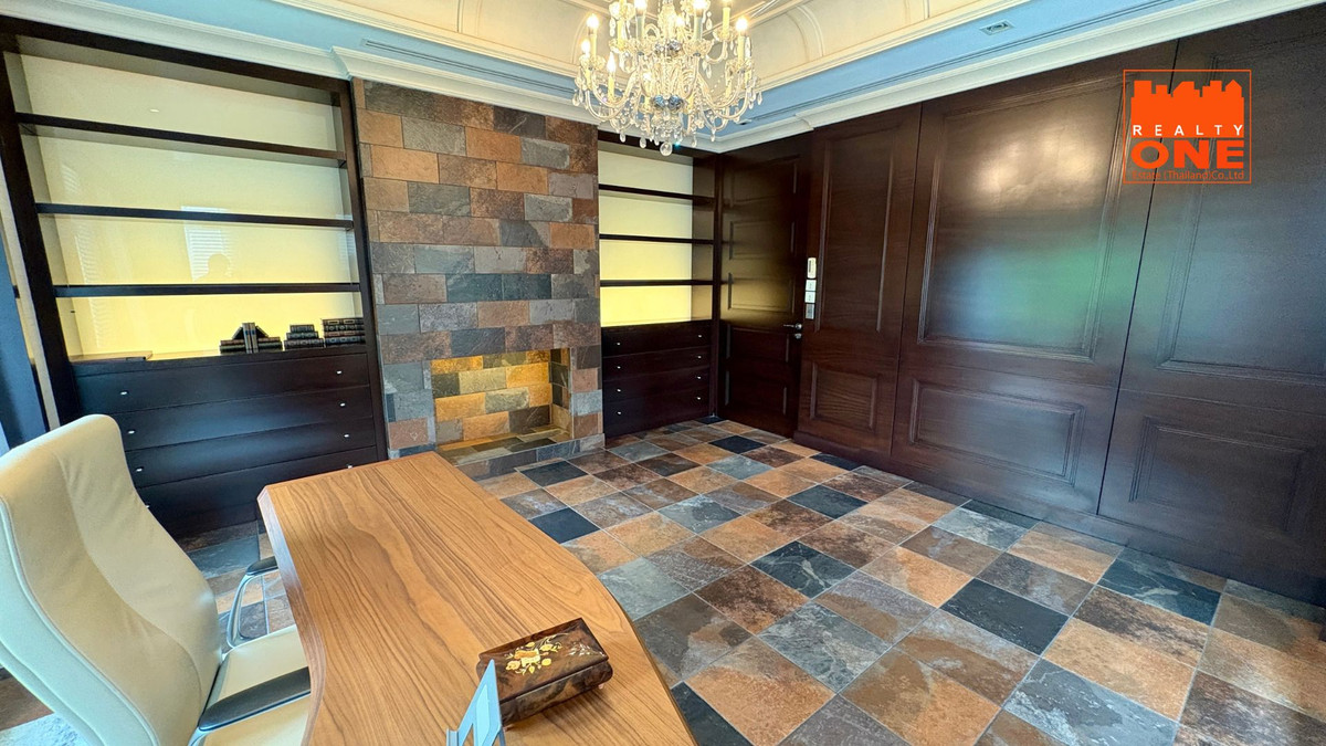 ขายบ้านเกษตร นวมินทร์ ลาดปลาเค้า : ขายบ้านพร้อมอยู่ Grand Crystal ติดถนนประดิษฐ์มนูธรรม เลียบทางด่วนเอกมัย-รามอินทรา เกษตร-นวมินทร์ นวลจันทร์