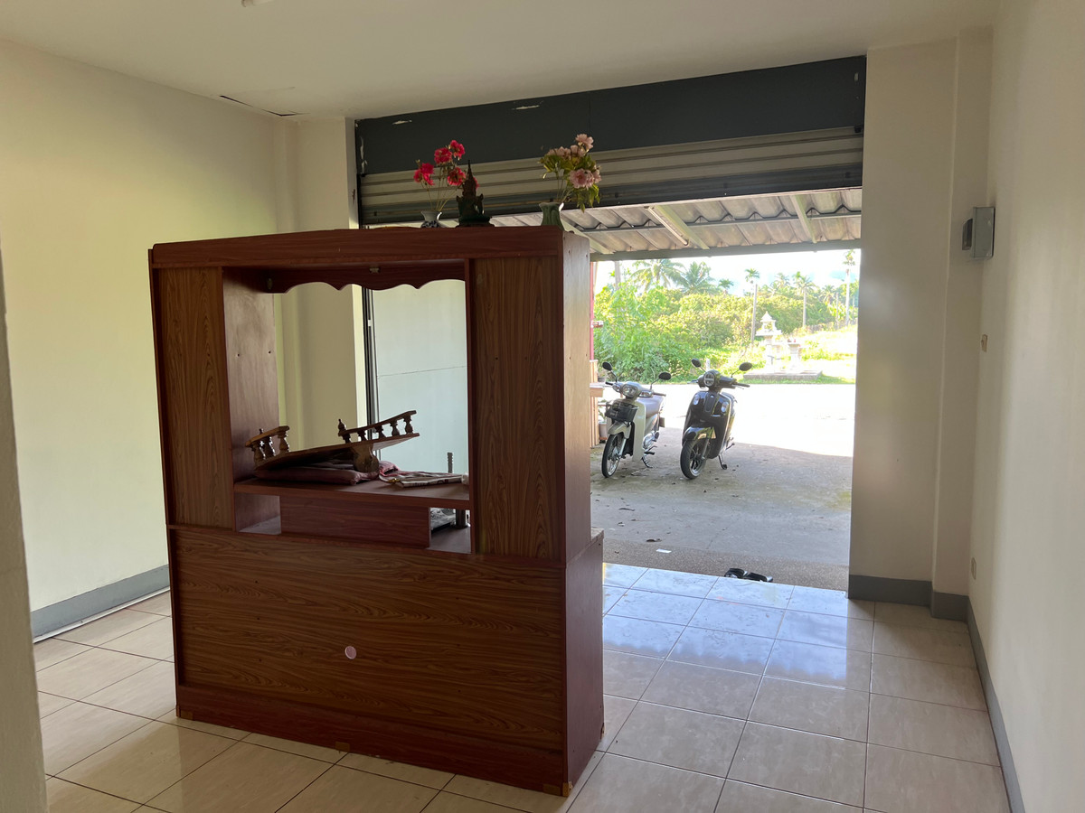 ขายอาคารพาณิชย์เชียงใหม่ : 92994 - ขายอาคารพาณิชย์ 1 ชั้น ติดถนนป่าเหมือด-พยากน้อย สันทราย เชียงใหม่