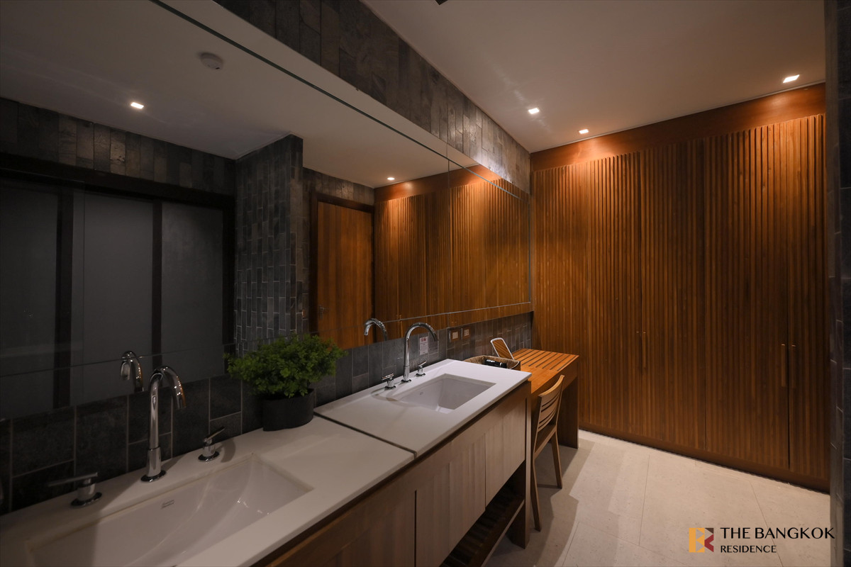 ให้เช่าวิทยุ ชิดลม หลังสวน : LUXX XL 💎 The One and Only Spacious Low-Rise Residence Near Lumphini Park 🏞️