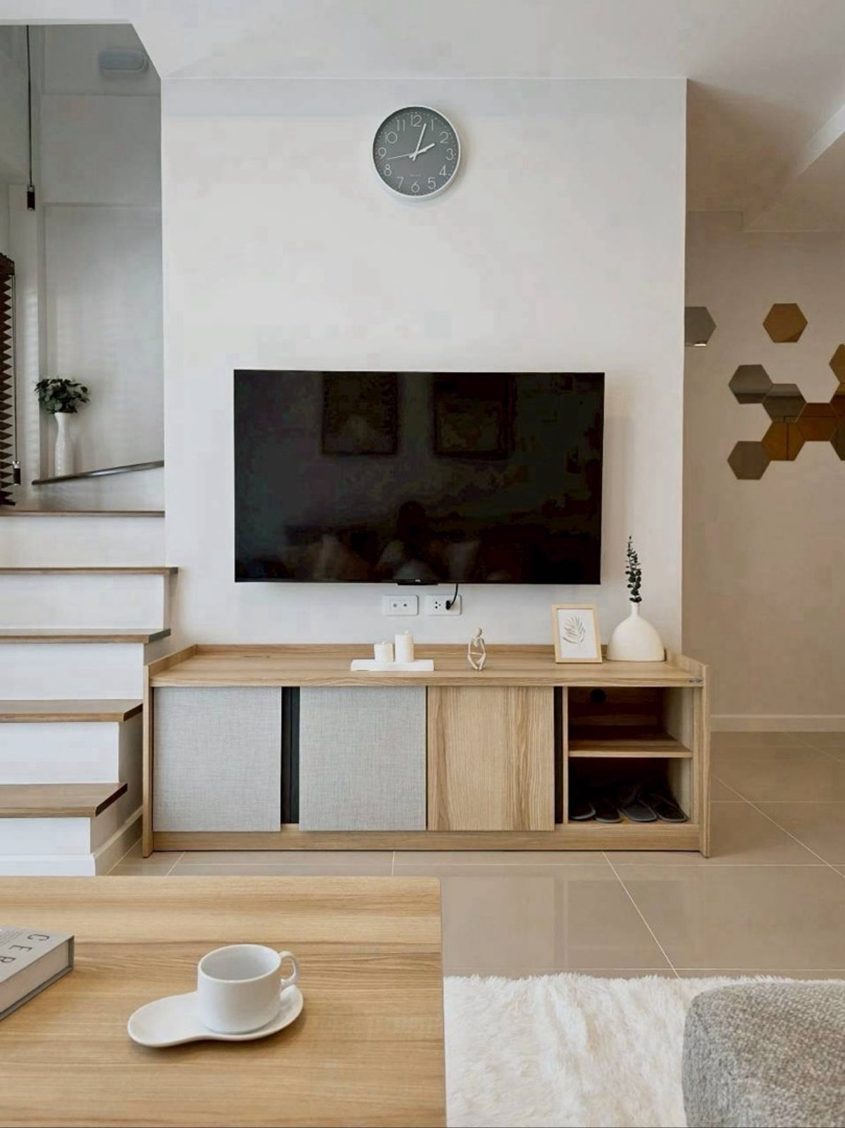 ให้เช่าทาวน์โฮมอ่อนนุช อุดมสุข : ให้เช่า Town Home 3 ชั้น  2 ห้องนอน 3 ห้องน้ำ 1 ห้องอเนกประสงค์ ห้องกว้าง สวย เฟอร์ครบ เครื่องใช้ไฟฟ้าครบ เลี้ยงสัตว์ได้ พร้อมเข้าอยู่ได้เลย