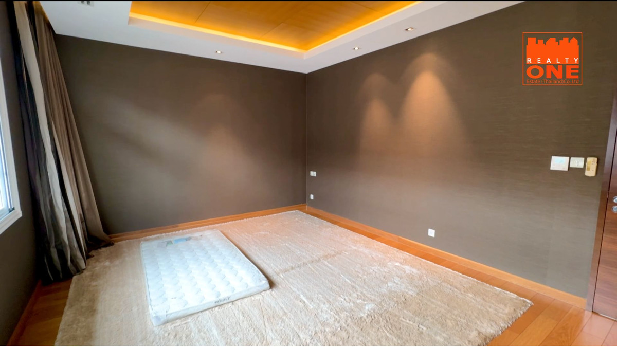 ขายบ้านเกษตร นวมินทร์ ลาดปลาเค้า : ขายบ้านพร้อมอยู่ Grand Crystal ติดถนนประดิษฐ์มนูธรรม เลียบทางด่วนเอกมัย-รามอินทรา เกษตร-นวมินทร์ นวลจันทร์