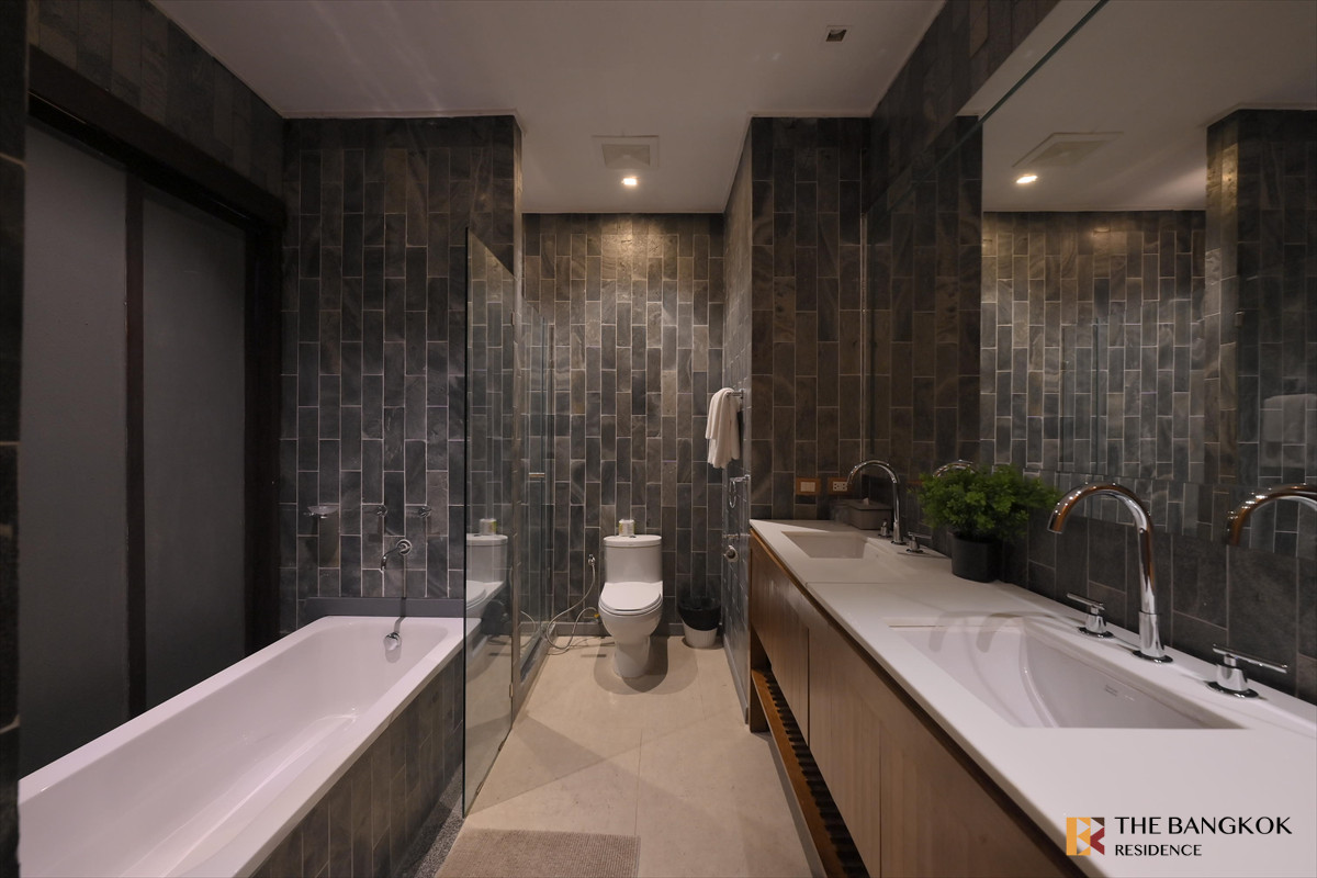 ให้เช่าวิทยุ ชิดลม หลังสวน : LUXX XL 💎 The One and Only Spacious Low-Rise Residence Near Lumphini Park 🏞️