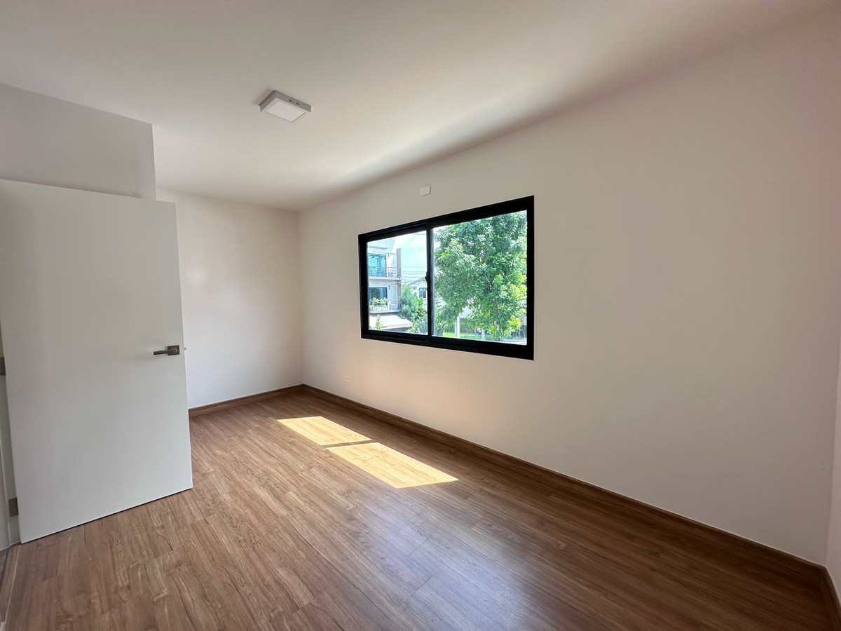 🌆 เริ่มต้นชีวิตในบ้านหลังแรก ที่ใช่สำหรับคนรุ่นใหม่ ราคาเริ่มต้นเพียง 5.29 ล้านบาท Loading...