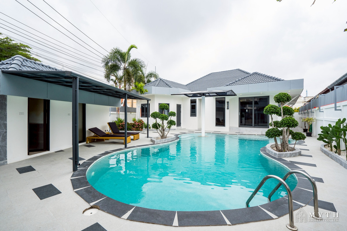 For SaleHousePattaya, Bangsaen, Chonburi : Single house with private pool for sale 