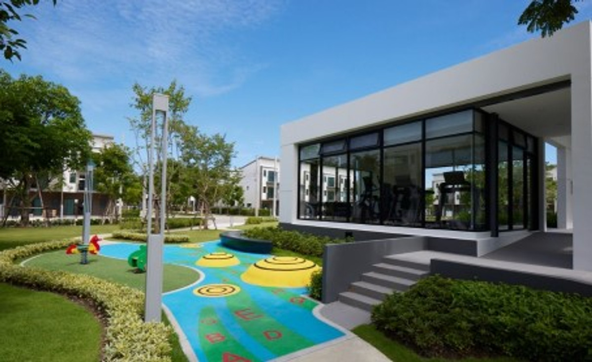 For SaleTownhomeRama5, Ratchapruek, Bangkruai : Baan Klang Muang Ratchapruek-Sathorn | Baan Klang Mueang Ratchapruek-Sathorn, corner plot, shady, private back house ** New condition, never lived in.