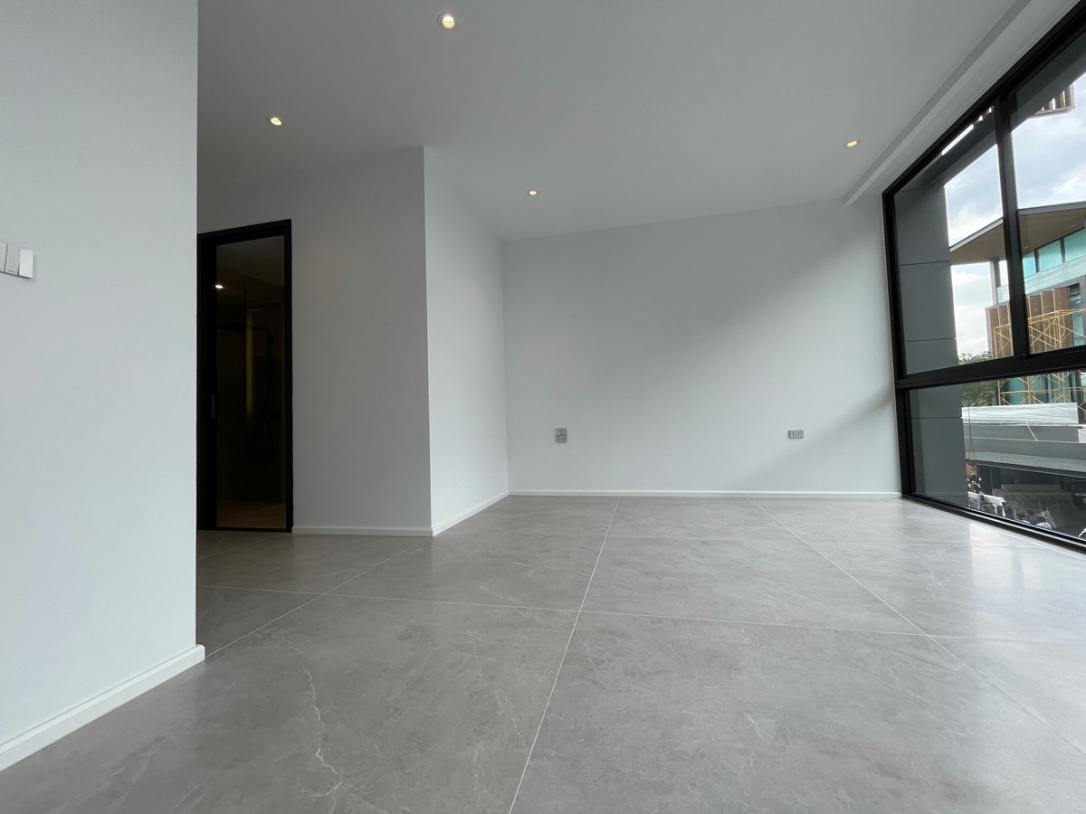 ขายบ้านเลียบทางด่วนรามอินทรา :  ขายบ้านเดี่ยวหรู Azure – CIRA Residences “The Pinnacle of Timeless Luxury Living บน ทำเลทองเลียบด่วน เอกมัย-รามอินทรา”สัมผัสชีวิตเหนือระดับกับ “ Azure” บ้านเดี่ยว 3.5 ชั้น ภายใต้แนวคิด “Resonate Life-Utmost”