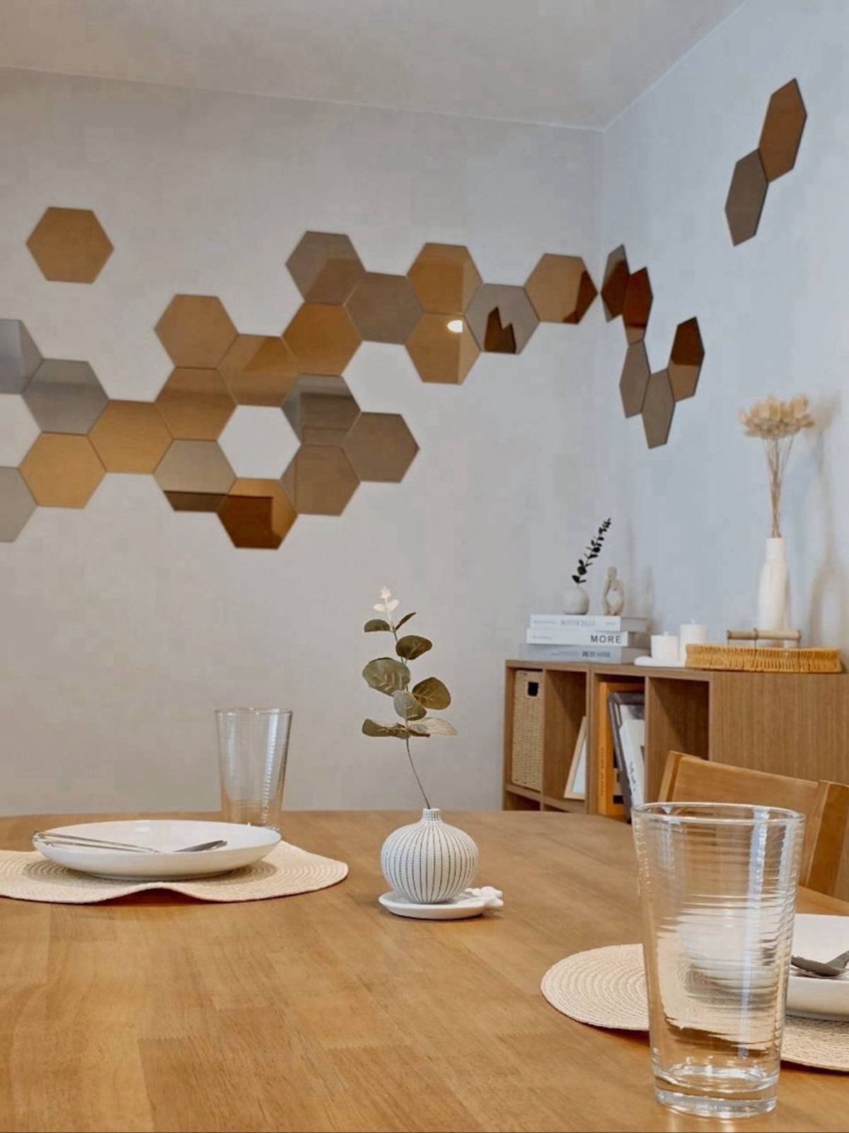 ให้เช่าทาวน์โฮมอ่อนนุช อุดมสุข : ให้เช่า Town Home 3 ชั้น  2 ห้องนอน 3 ห้องน้ำ 1 ห้องอเนกประสงค์ ห้องกว้าง สวย เฟอร์ครบ เครื่องใช้ไฟฟ้าครบ เลี้ยงสัตว์ได้ พร้อมเข้าอยู่ได้เลย