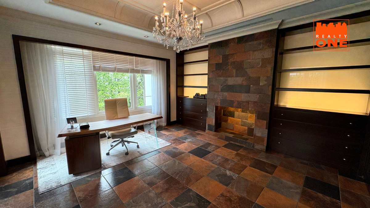 ขายบ้านเกษตร นวมินทร์ ลาดปลาเค้า : ขายบ้านพร้อมอยู่ Grand Crystal ติดถนนประดิษฐ์มนูธรรม เลียบทางด่วนเอกมัย-รามอินทรา เกษตร-นวมินทร์ นวลจันทร์