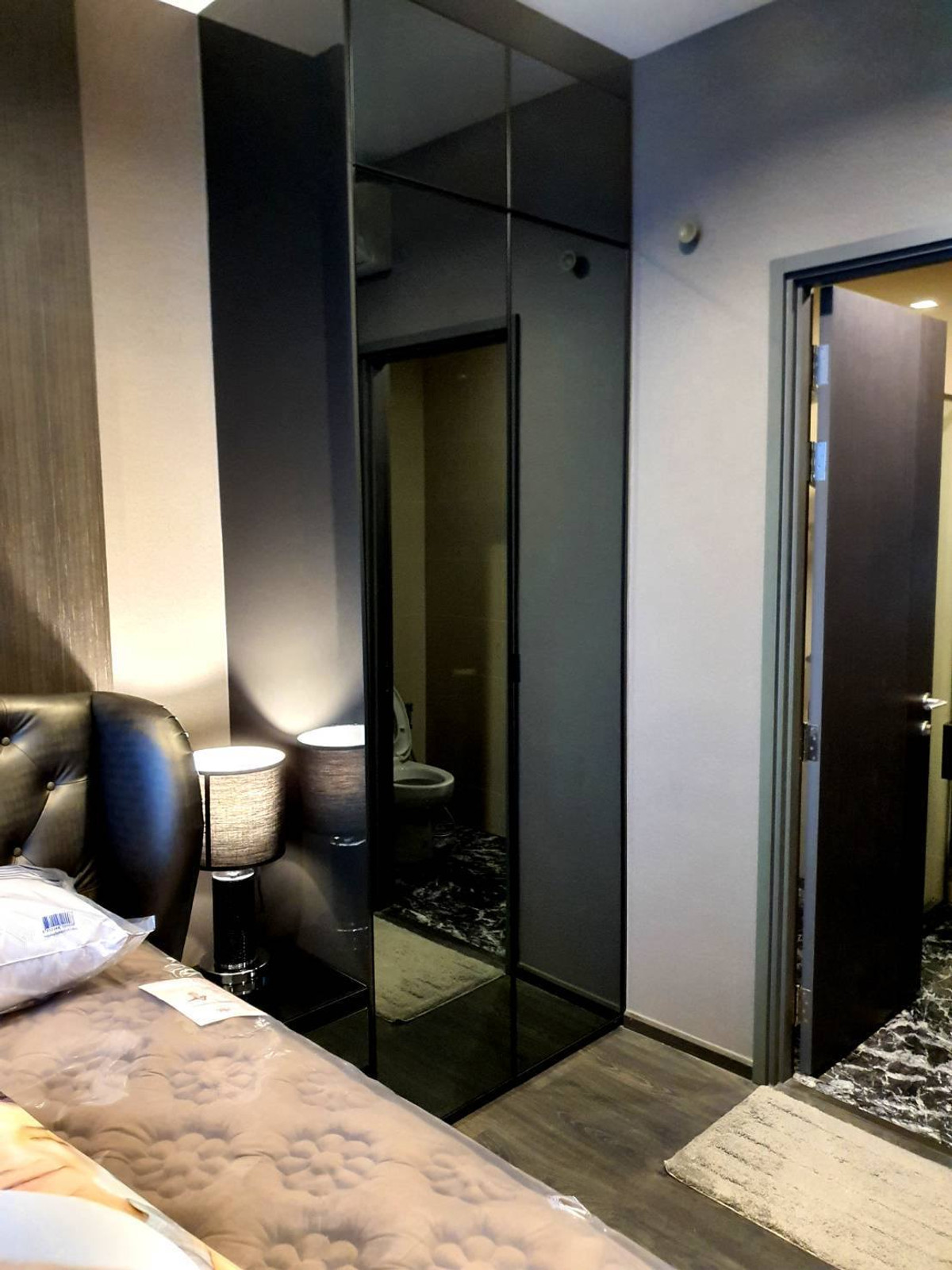 ให้เช่า Edge Sukhumvit 23 1 ห้องนอน 1 ห้องน้ำ 34 ตร.ม. 30,000 บาท Loading...