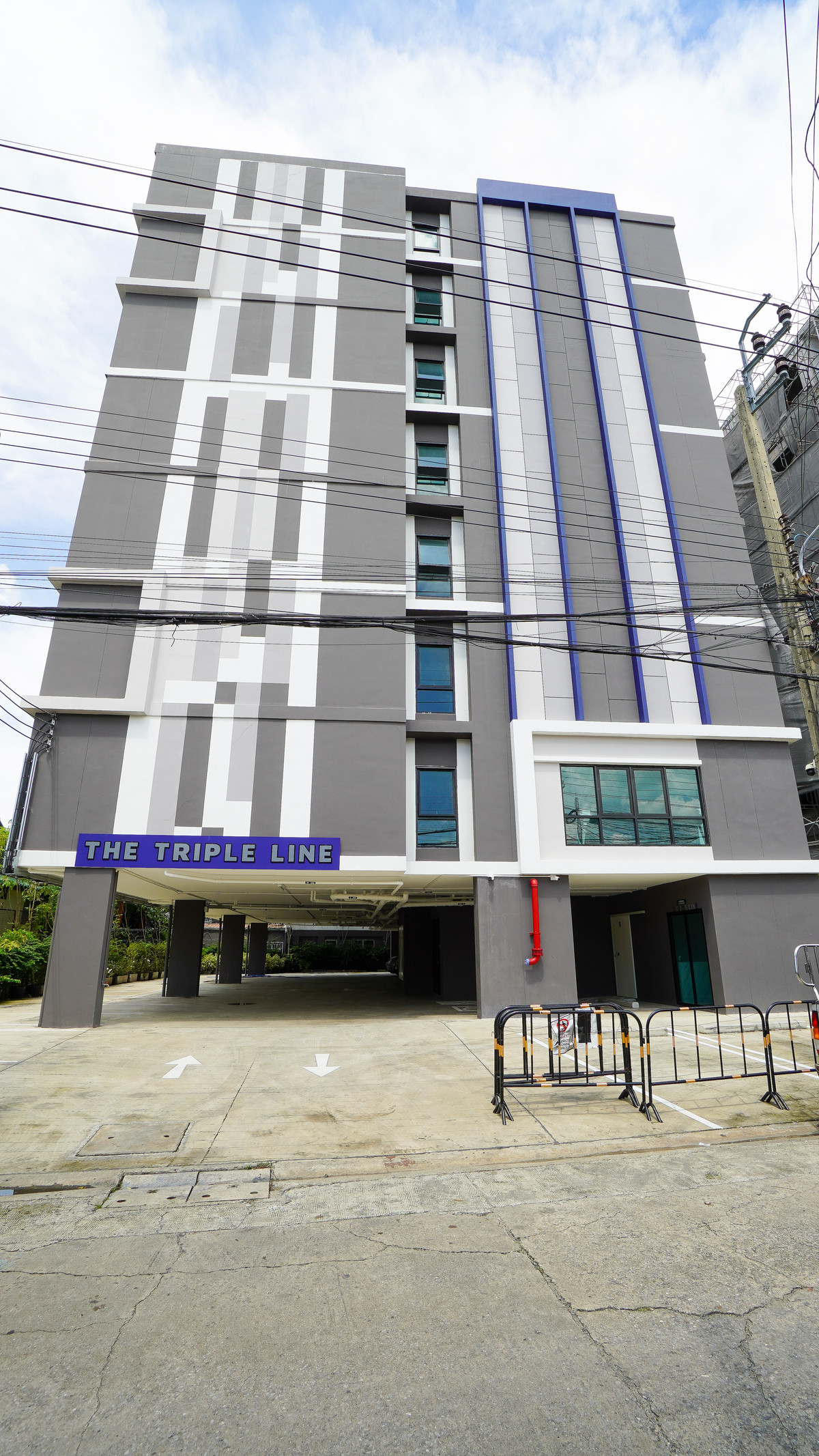 ขายคอนโดรัตนาธิเบศร์ สนามบินน้ำ พระนั่งเกล้า : ประกาศขาย เดอะ ทริปเปิ้ล ไลน์ คอนโดมิเนียม The Triple Line Condominium