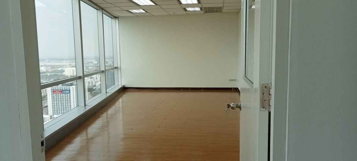 For RentOfficeChaengwatana, Muangthong : 94687 - Rare to find, office space for rent, 27th floor, premium view @ Jasmine International Building, Chaengwattana, 433 sq m. Fully Partitioned.