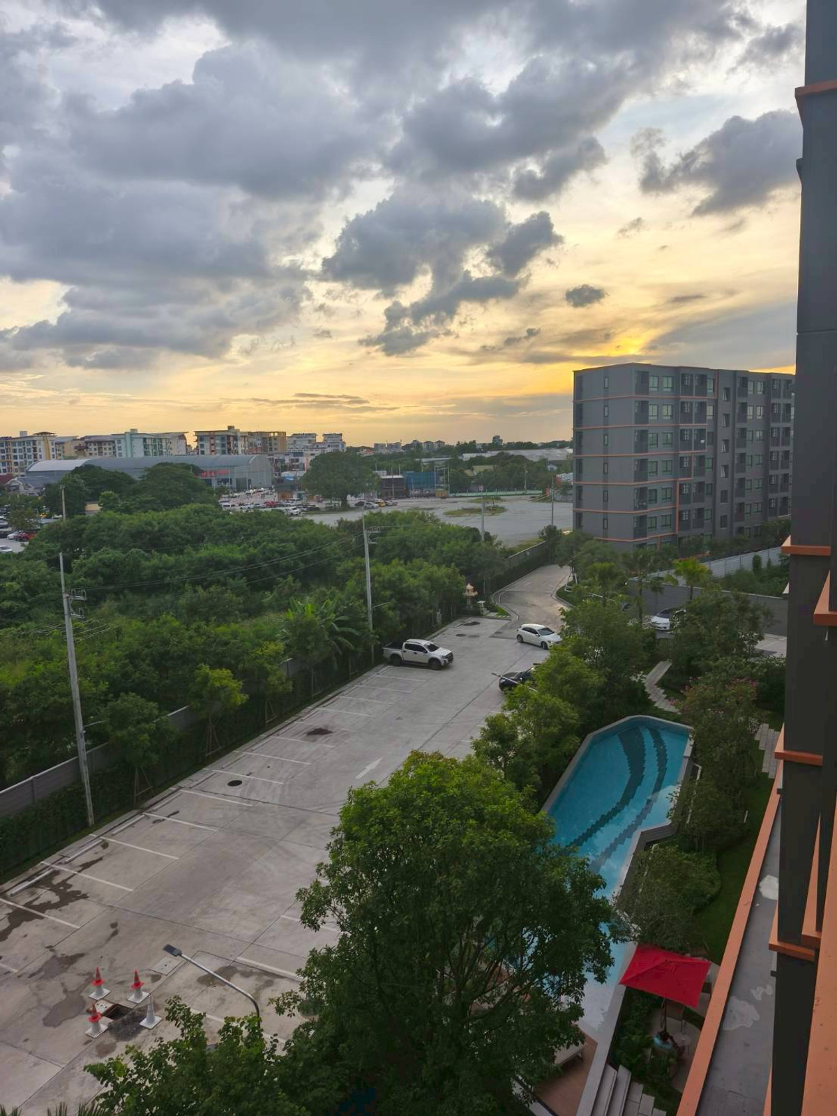 ✨ Brand new condo for rent “Dcondo Sense Bangsaen” with complete furniture set 🛋 📞 065-5639565 / 093-1681685 🟢 LINE: @wsrcondo Loading...