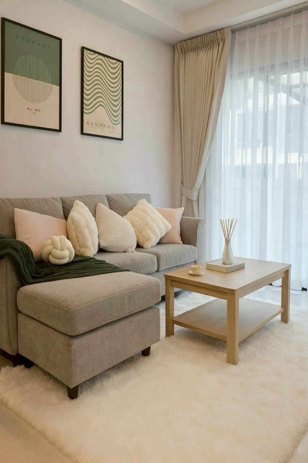 ให้เช่าทาวน์โฮมอ่อนนุช อุดมสุข : ให้เช่า Town Home 3 ชั้น  2 ห้องนอน 3 ห้องน้ำ 1 ห้องอเนกประสงค์ ห้องกว้าง สวย เฟอร์ครบ เครื่องใช้ไฟฟ้าครบ เลี้ยงสัตว์ได้ พร้อมเข้าอยู่ได้เลย