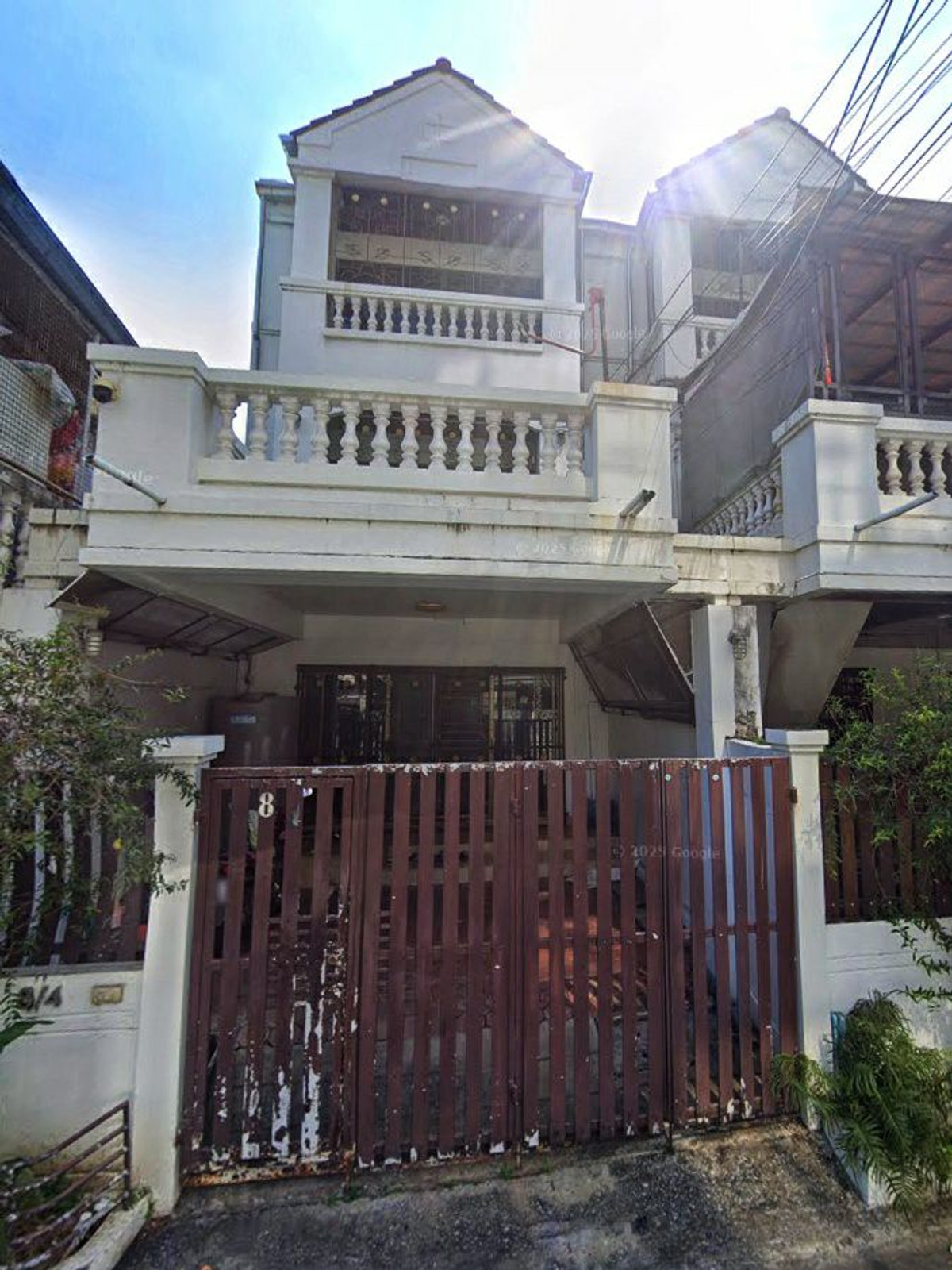 For SaleTownhomeRatchadapisek, Huaikwang, Suttisan : 95201 - Urgent sale, 3-story townhouse, good location in the heart of Ratchada-Huai Khwang.