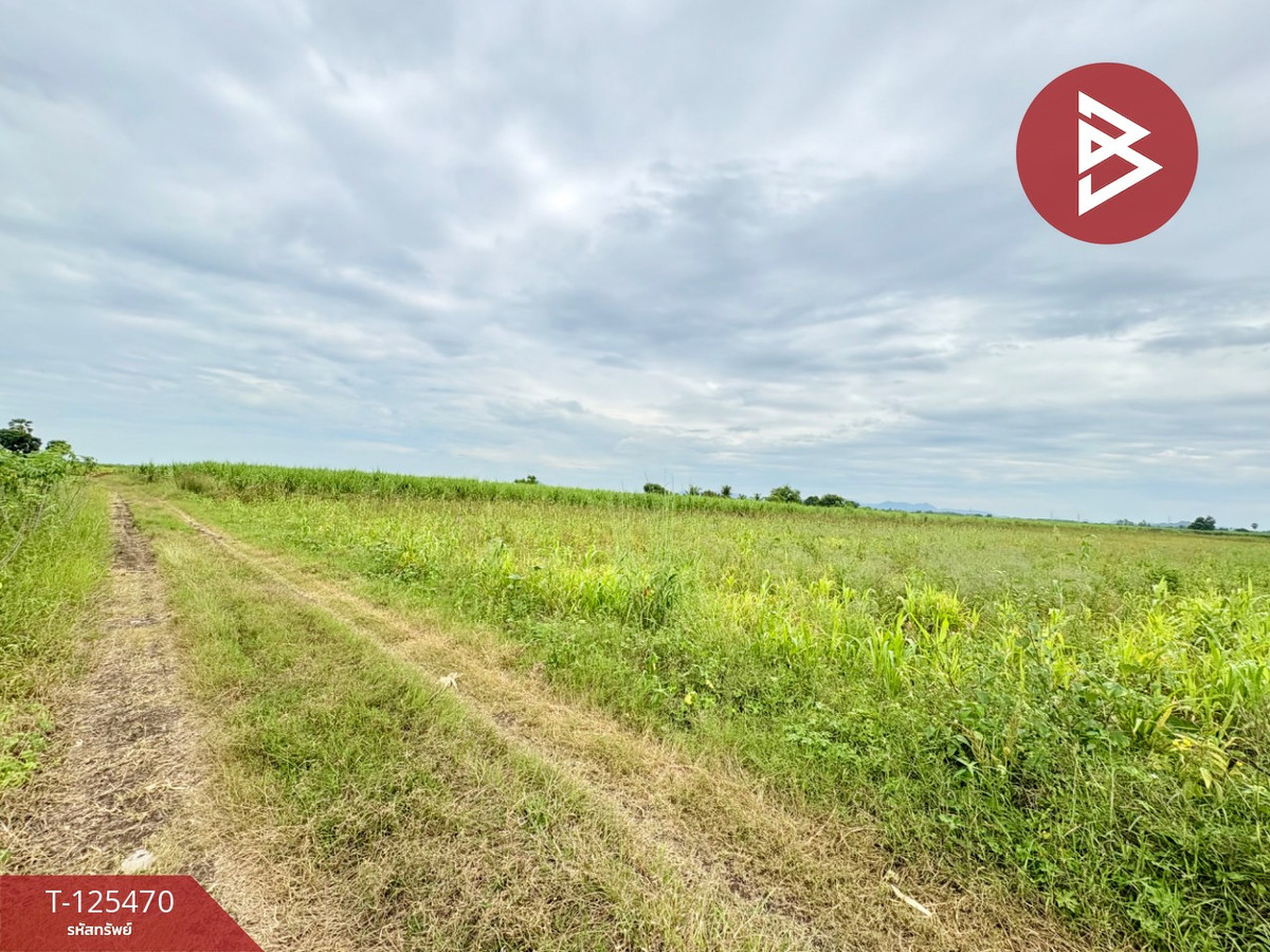 Empty land for sale, area 16 rai 22 square wa, Tak Fa District, Nakhon Sawan. Loading...