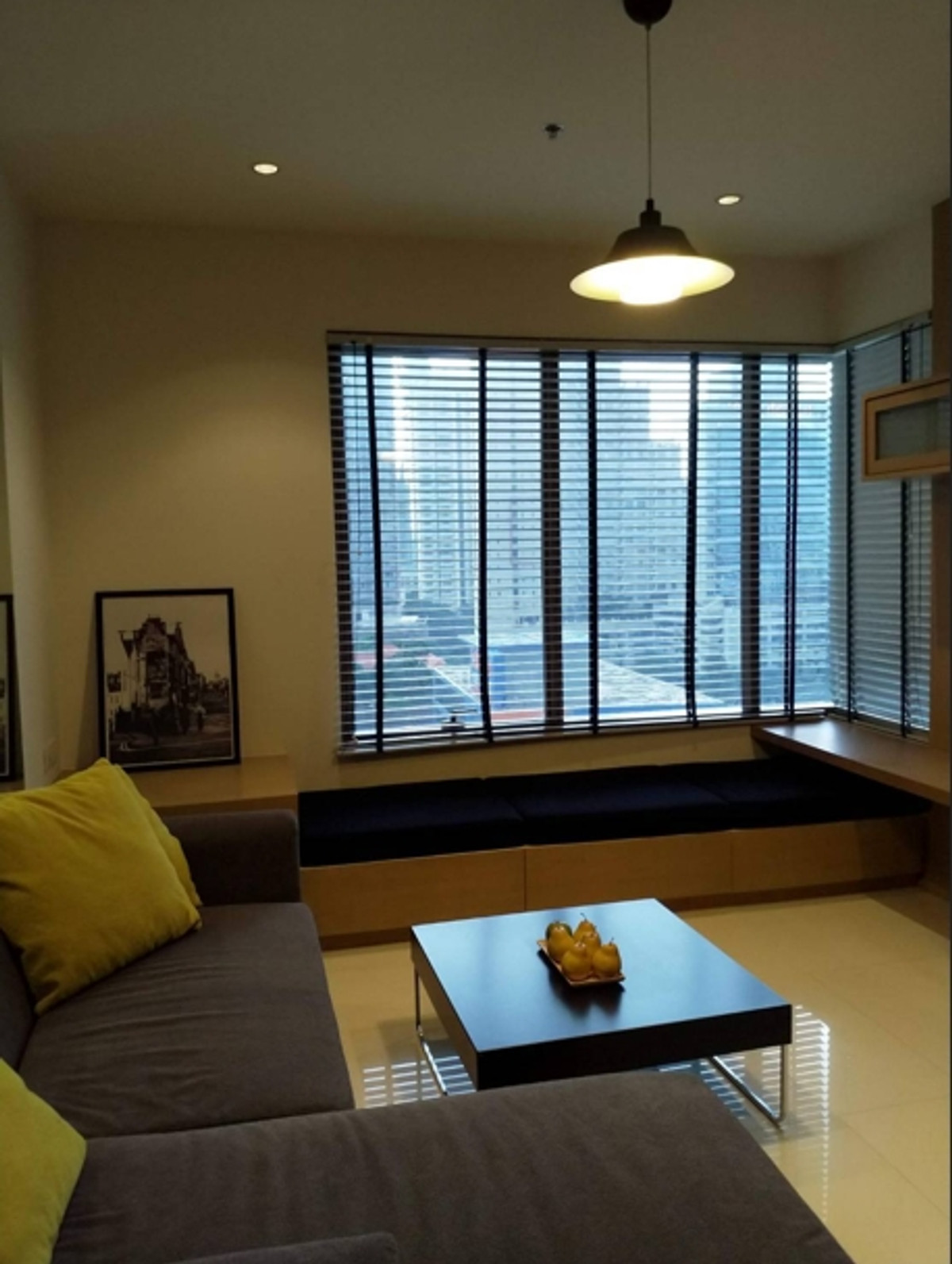 คอนโดให้เช่า ดิ เอ็มโพริโอ เพลส Loading...