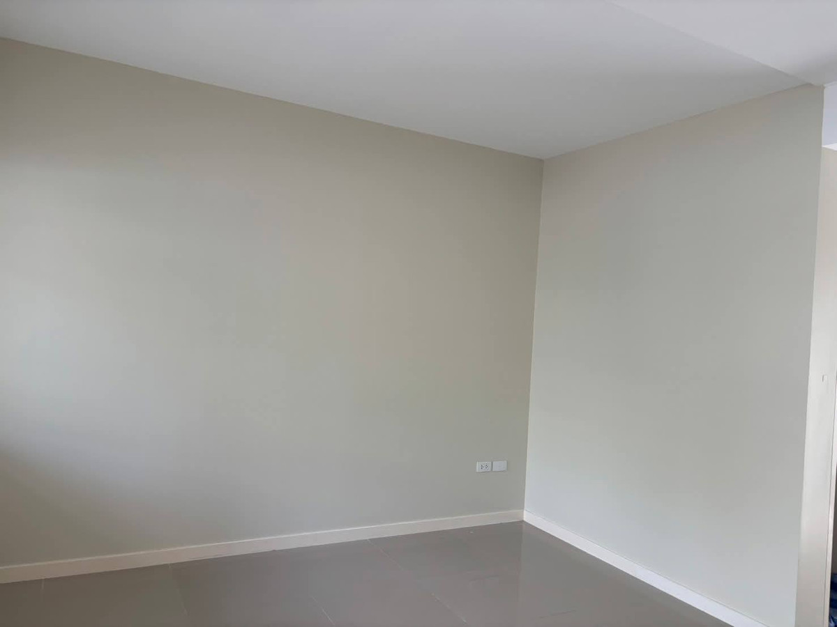 N2305 2-story townhouse for sale, Indy 1 project bangna km 7 Loading...