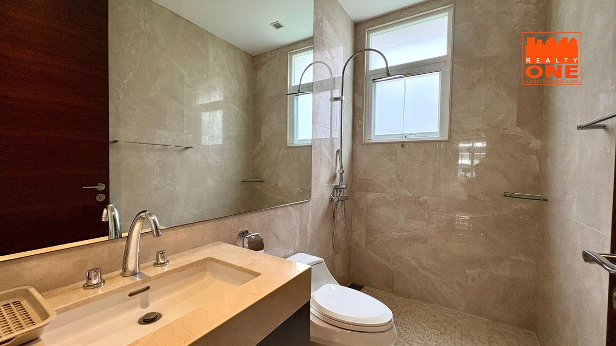 ขายบ้านเกษตร นวมินทร์ ลาดปลาเค้า : ขายบ้านพร้อมอยู่ Grand Crystal ติดถนนประดิษฐ์มนูธรรม เลียบทางด่วนเอกมัย-รามอินทรา เกษตร-นวมินทร์ นวลจันทร์