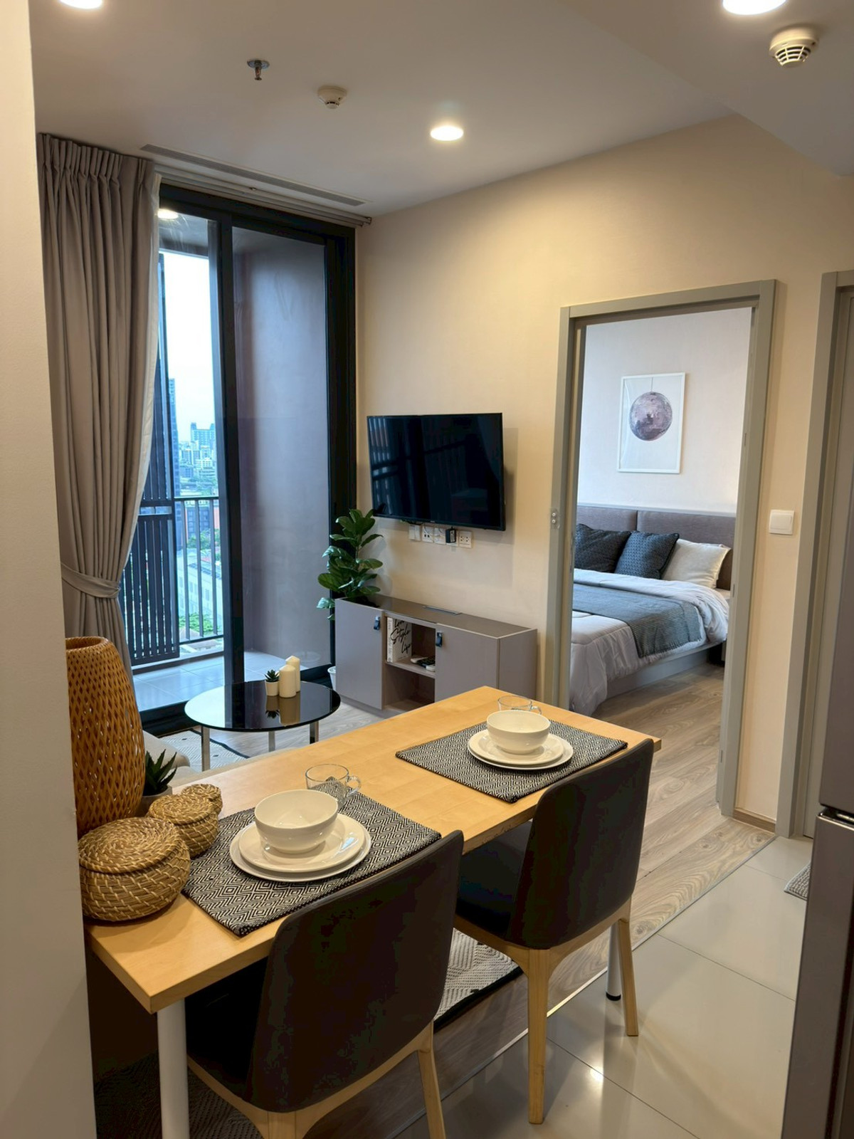 ให้เช่าคอนโดสุขุมวิท อโศก ทองหล่อ : ด่วน!! For Rent Oka Haus กับlifestyleชีวิตคนในเมือง ห้องสุดท้ายพร้อมอยู่!!