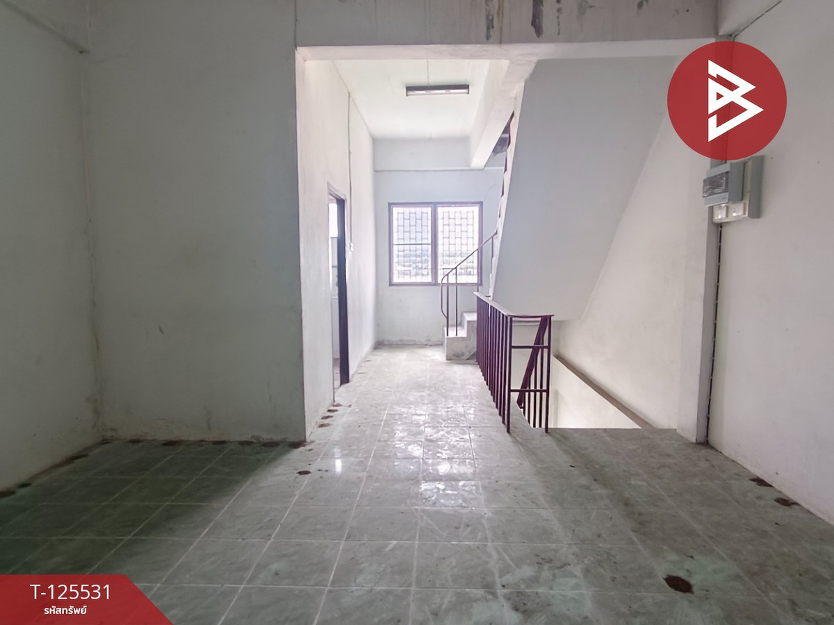 ขายอาคารพาณิชย์ 3 ชั้น เนื้อที่ 20.1 ตร.วา คลัง นครศรีธรรมราช Loading...