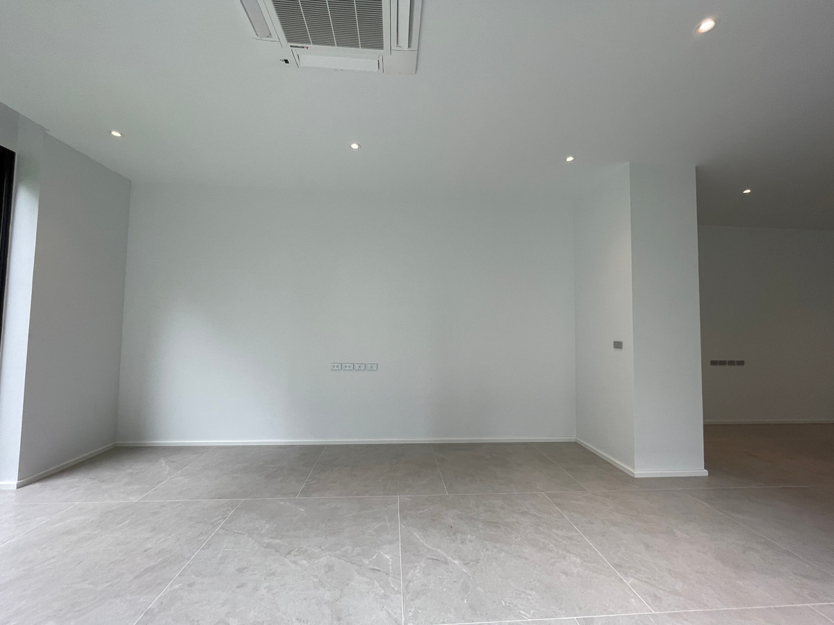 ขายบ้านเลียบทางด่วนรามอินทรา :  ขายบ้านเดี่ยวหรู Azure – CIRA Residences “The Pinnacle of Timeless Luxury Living บน ทำเลทองเลียบด่วน เอกมัย-รามอินทรา”สัมผัสชีวิตเหนือระดับกับ “ Azure” บ้านเดี่ยว 3.5 ชั้น ภายใต้แนวคิด “Resonate Life-Utmost”