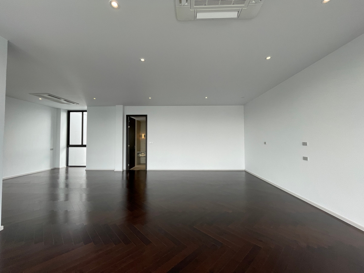 ขายบ้านเลียบทางด่วนรามอินทรา :  ขายบ้านเดี่ยวหรู Azure – CIRA Residences “The Pinnacle of Timeless Luxury Living บน ทำเลทองเลียบด่วน เอกมัย-รามอินทรา”สัมผัสชีวิตเหนือระดับกับ “ Azure” บ้านเดี่ยว 3.5 ชั้น ภายใต้แนวคิด “Resonate Life-Utmost”