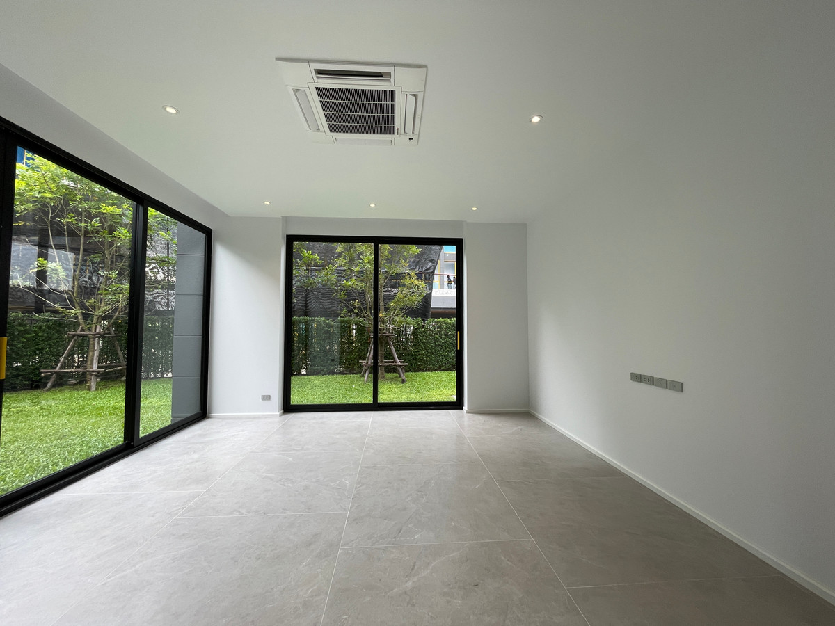 ขายบ้านเลียบทางด่วนรามอินทรา :  ขายบ้านเดี่ยวหรู Azure – CIRA Residences “The Pinnacle of Timeless Luxury Living บน ทำเลทองเลียบด่วน เอกมัย-รามอินทรา”สัมผัสชีวิตเหนือระดับกับ “ Azure” บ้านเดี่ยว 3.5 ชั้น ภายใต้แนวคิด “Resonate Life-Utmost”