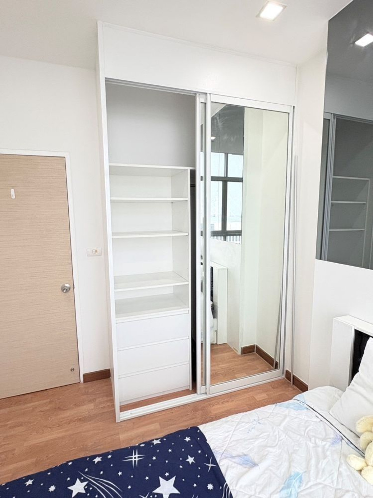 (Code SM1553) Condo for sale, The coast bangkok (bangna) project, corner room, near BTS Bangna. Loading...