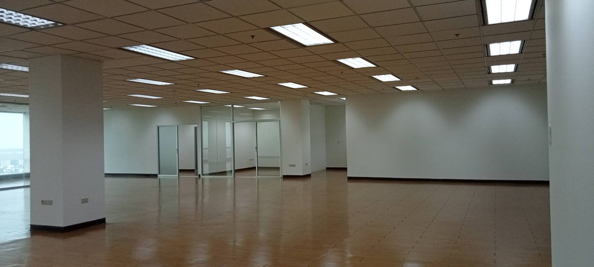 For RentOfficeChaengwatana, Muangthong : 94687 - Rare to find, office space for rent, 27th floor, premium view @ Jasmine International Building, Chaengwattana, 433 sq m. Fully Partitioned.