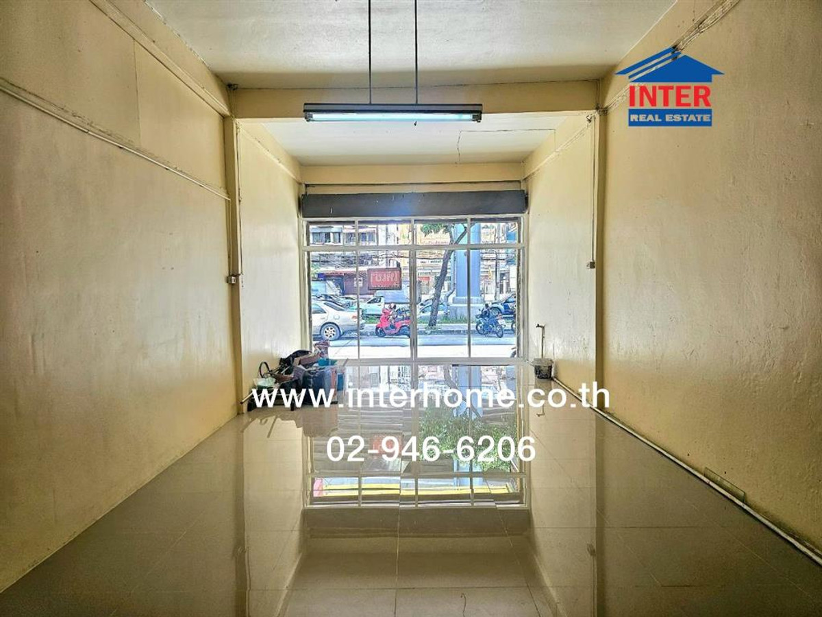 อาคารพาณิชย์ 3 ชั้น 15 ตร.ว. อาคารพาณิชย์ ซอยศรีนครินทร์2 ใกล้แยกลำสาลี ติดรถไฟฟ้าสายสีเหลืองสถานีแยกลำสาลี ถนนศรีนครินทร์ เขตบางกะปิ กรุงเทพมหานคร Loading...