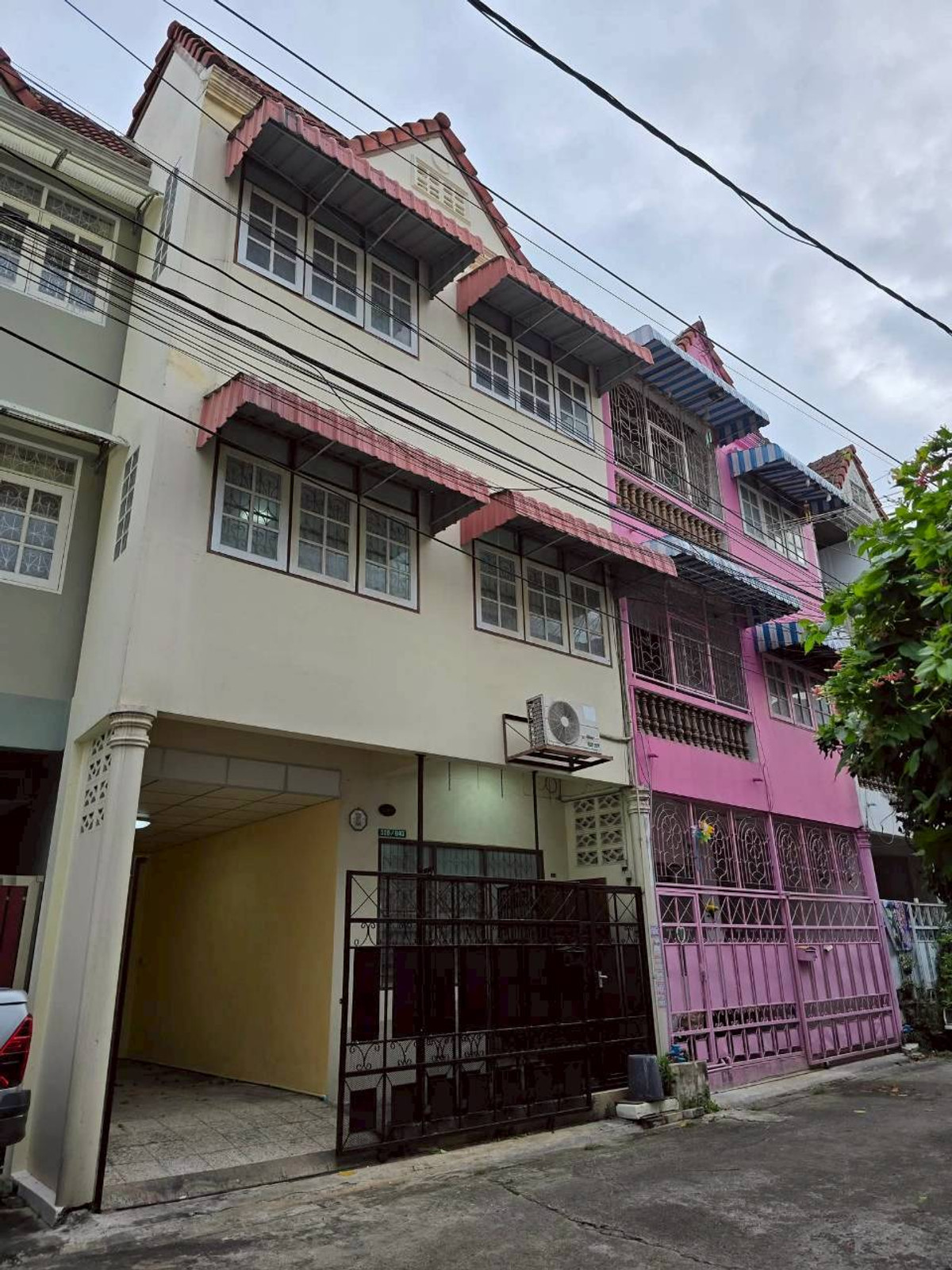 ขายทาวน์โฮมปิ่นเกล้า จรัญสนิทวงศ์ : 94902 - ขายทาวน์เฮ้าส์ทำเลดี 3 ชั้น 21ตร.วา ซ.ศิริไพลิน จรัญสนิทวงศ์ 75 (แยก 19) หลัง สน.นครบาลบางพลัดใกล้ รพ.ยันฮี