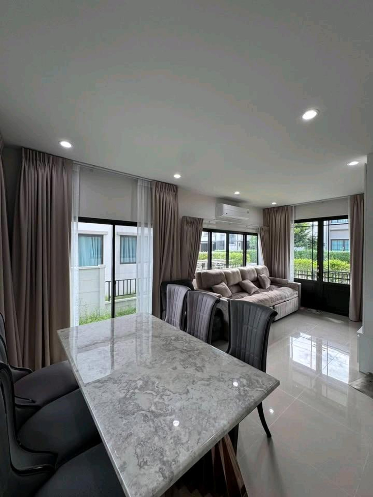 For rent, detached house Grand Pleno Ratchaphruek | with furniture Electrical appliances in Nonthaburi area Loading...