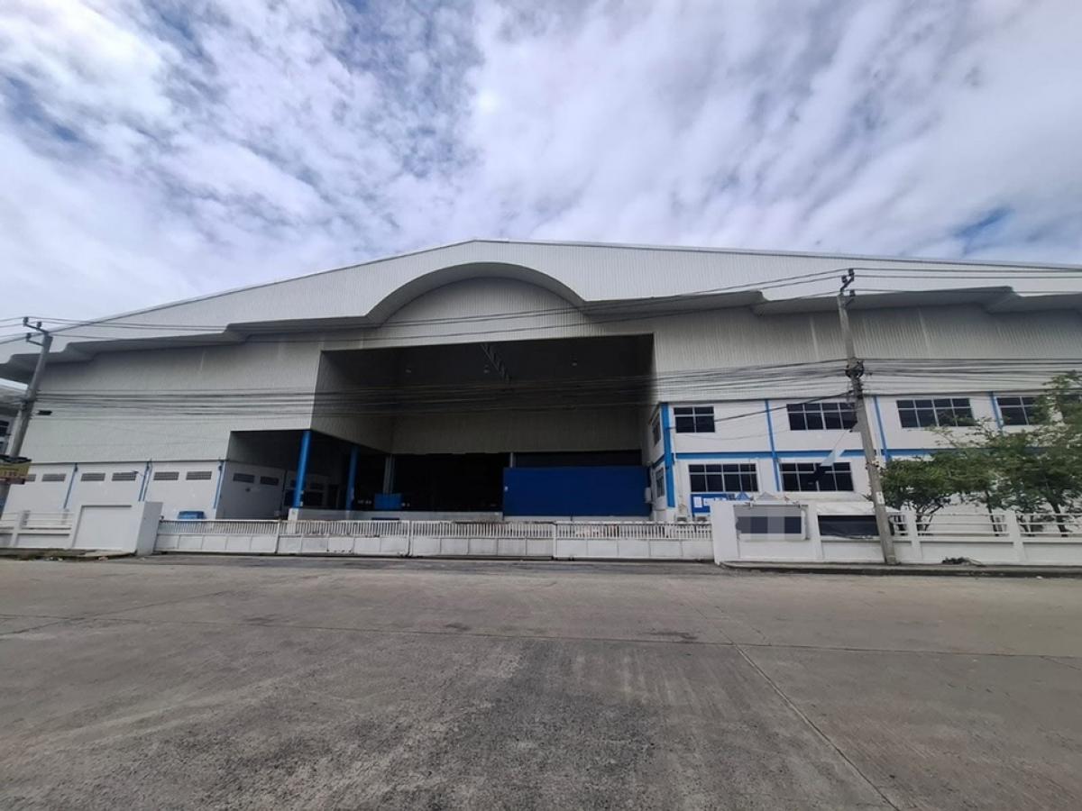 For RentWarehouseSamut Prakan,Samrong : Warehouse for rent, purple layout, Bangna-Trad area. Km. 235,508 sq m.